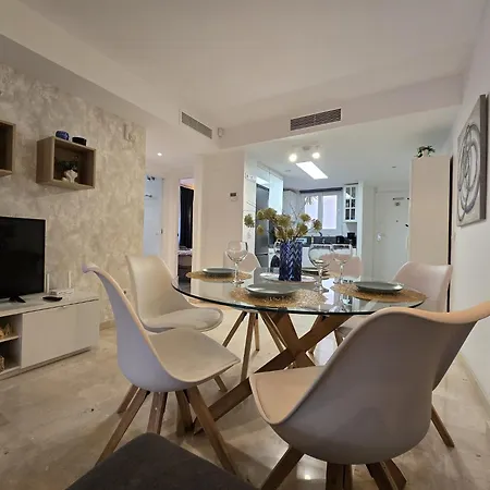 公寓 Paula Punta Prima 托雷维耶哈